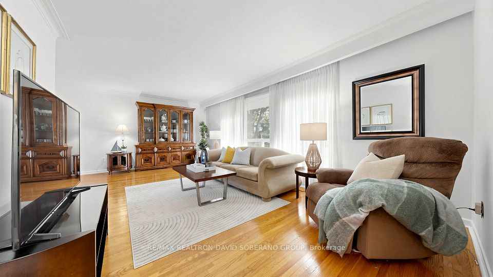 108 Kennard Avenue, Toronto, ON M3H 4M4 4