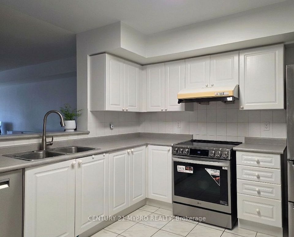 221 Grandview Way, Toronto, ON M2N 6V3 10