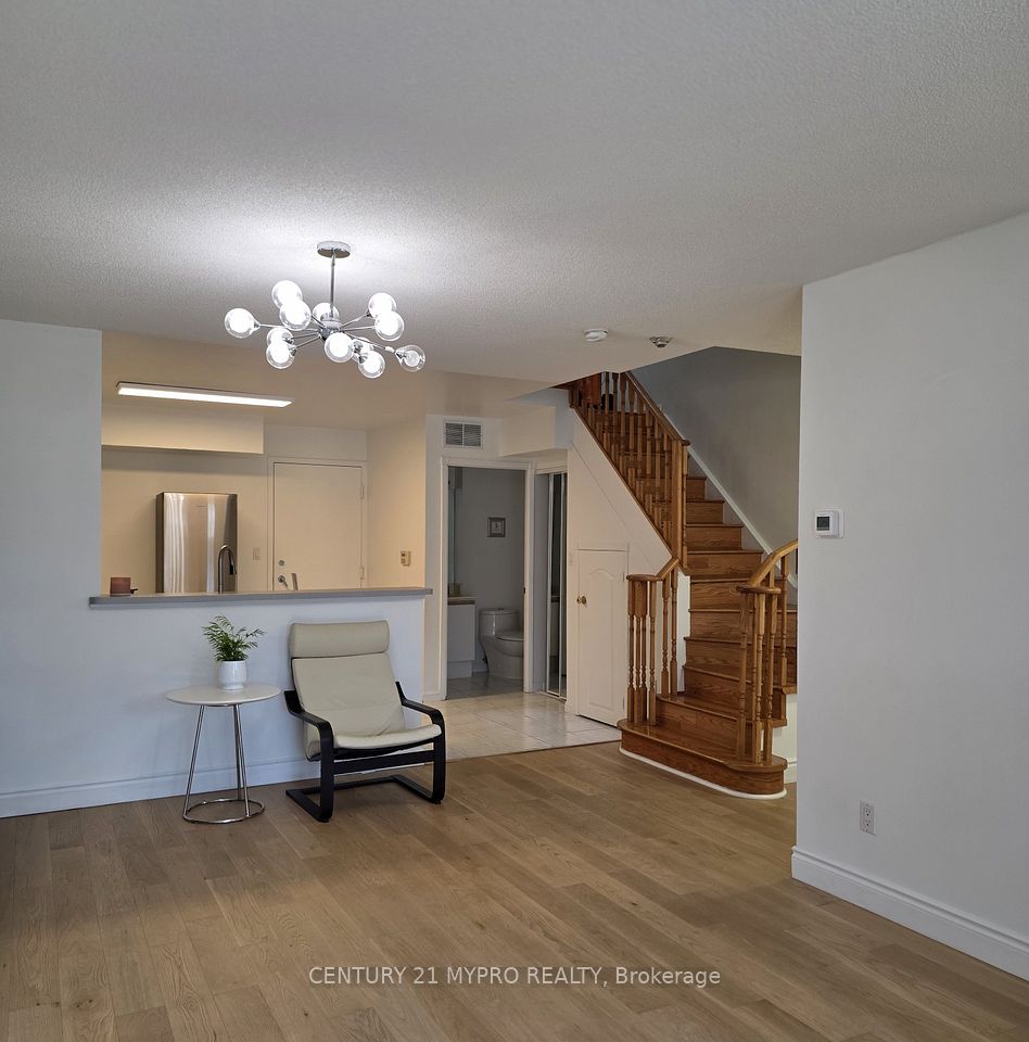 221 Grandview Way, Toronto, ON M2N 6V3 7