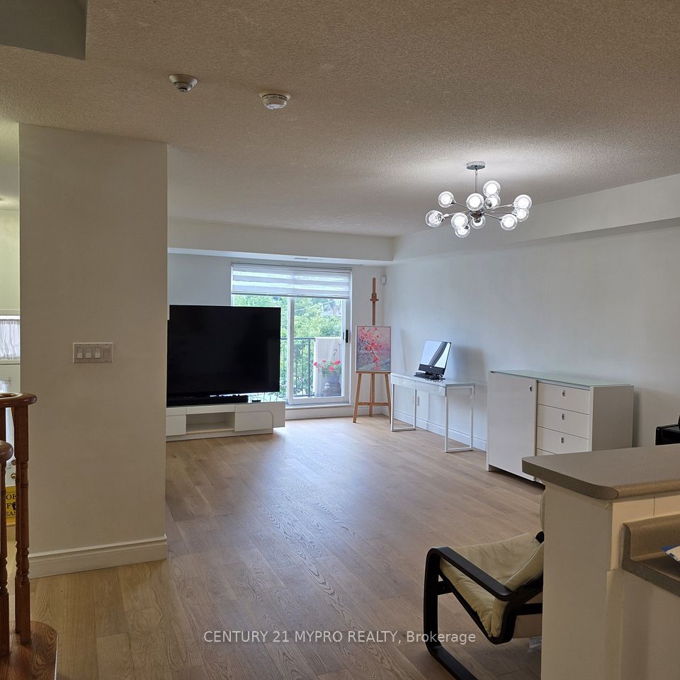 221 Grandview Way, Toronto, ON M2N 6V3 5