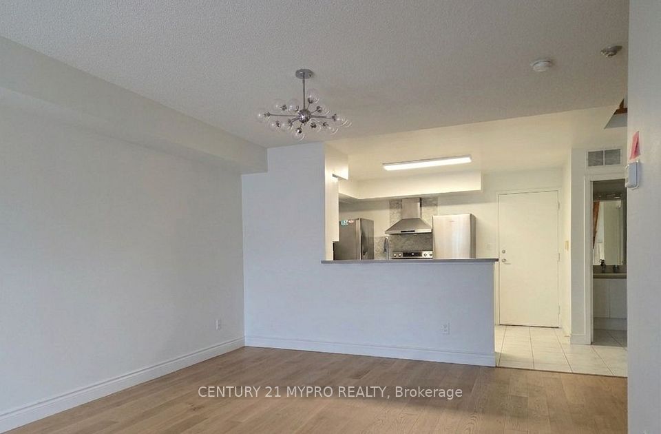 221 Grandview Way, Toronto, ON M2N 6V3 6