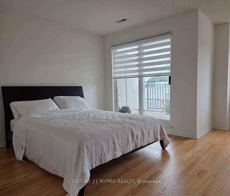 221 Grandview Way, Toronto, ON M2N 6V3 12