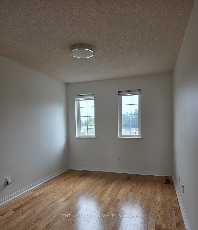 221 Grandview Way, Toronto, ON M2N 6V3 19