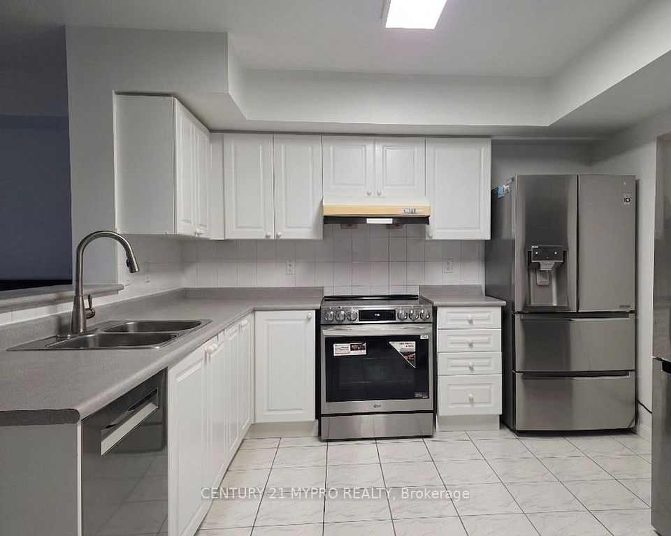 221 Grandview Way, Toronto, ON M2N 6V3 9