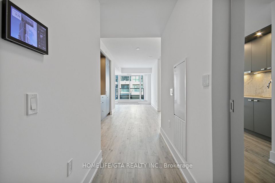 10 Inn On The Park Drive 307, Toronto, ON M3C 0P9 7