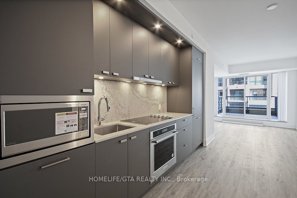 10 Inn On The Park Drive 307, Toronto, ON M3C 0P9 8