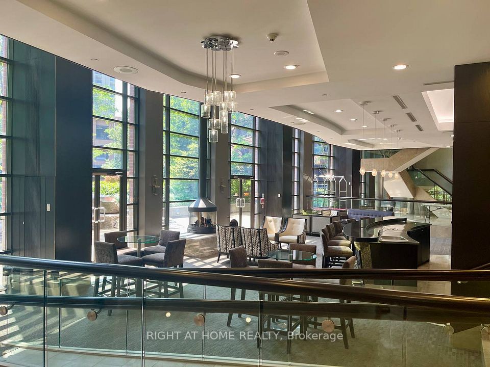23 Sheppard Avenue E 2608, Toronto, ON M2N 0C8 16