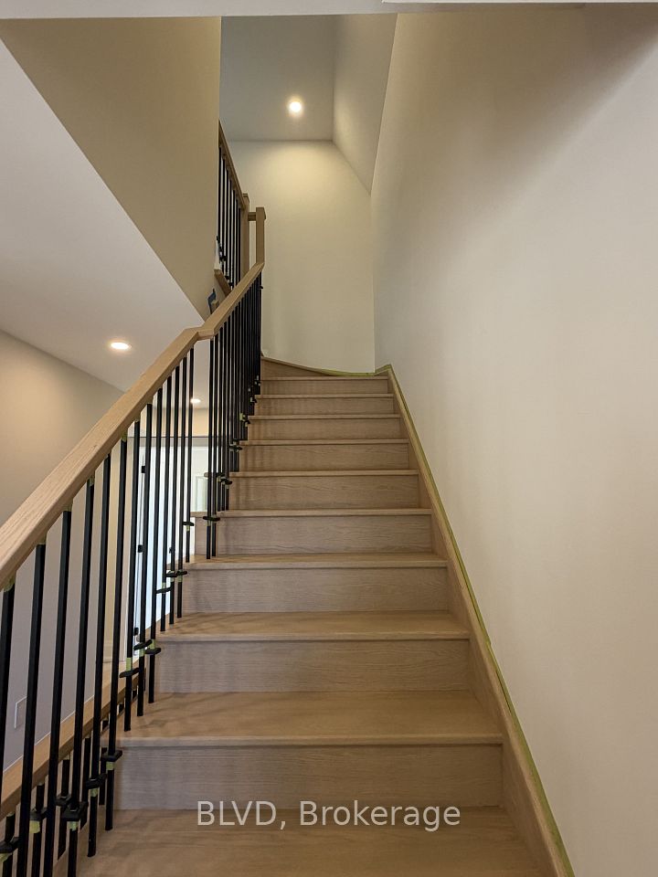 76 Burndale Avenue 4, Toronto, ON M2N 1S7 11