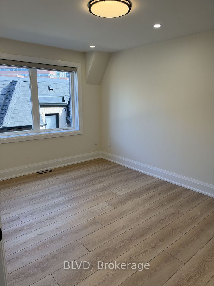 76 Burndale Avenue 4, Toronto, ON M2N 1S7 18