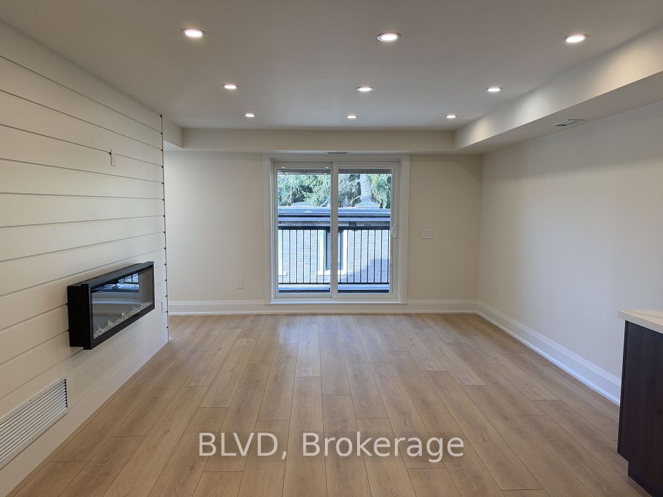 76 Burndale Avenue 4, Toronto, ON M2N 1S7 5