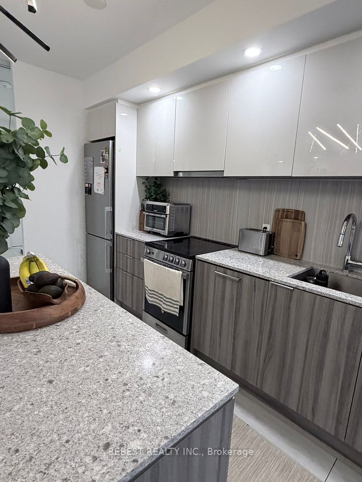 31 Tippett Road 547, Toronto, ON M3H 0C8 5