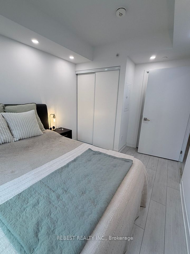 31 Tippett Road 547, Toronto, ON M3H 0C8 24
