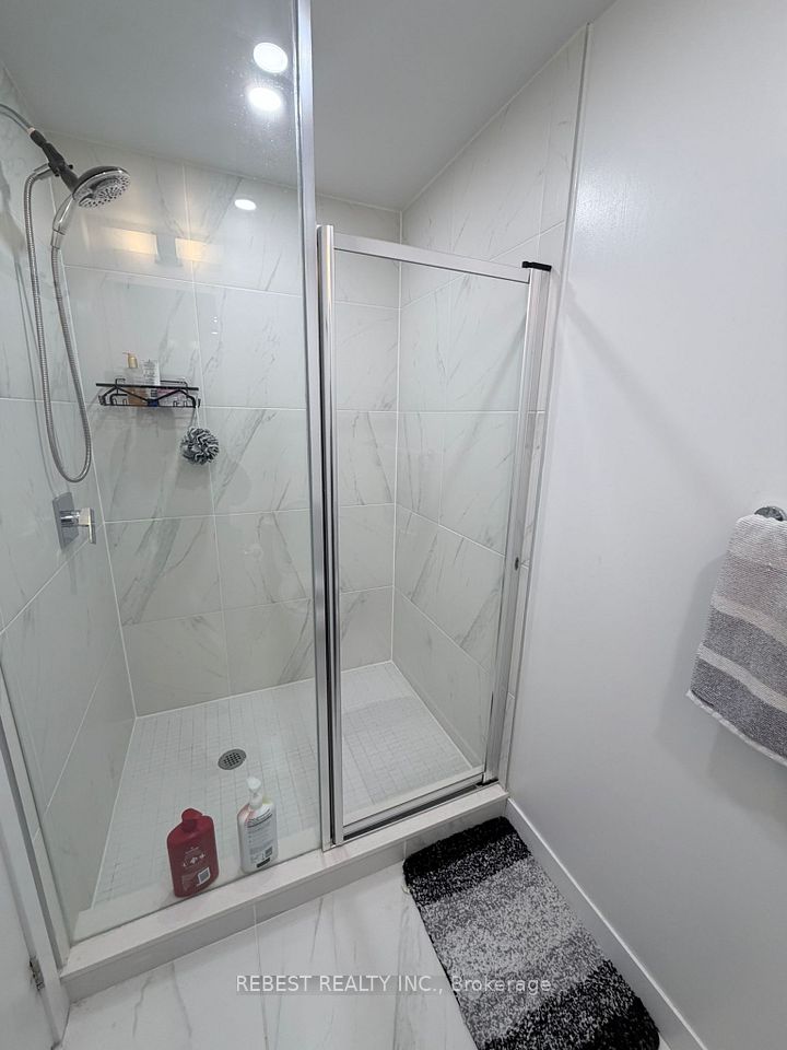 31 Tippett Road 547, Toronto, ON M3H 0C8 21