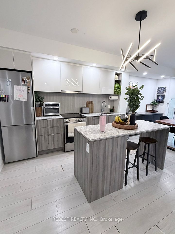 31 Tippett Road 547, Toronto, ON M3H 0C8 10