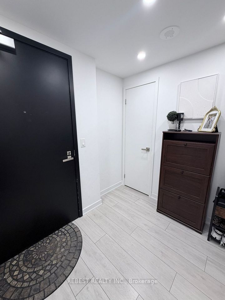31 Tippett Road 547, Toronto, ON M3H 0C8 3