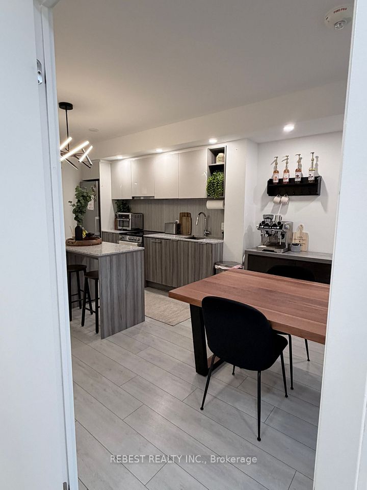 31 Tippett Road 547, Toronto, ON M3H 0C8 7