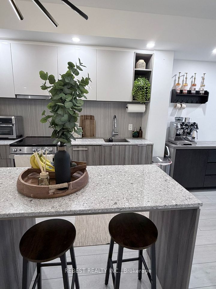 31 Tippett Road 547, Toronto, ON M3H 0C8 12