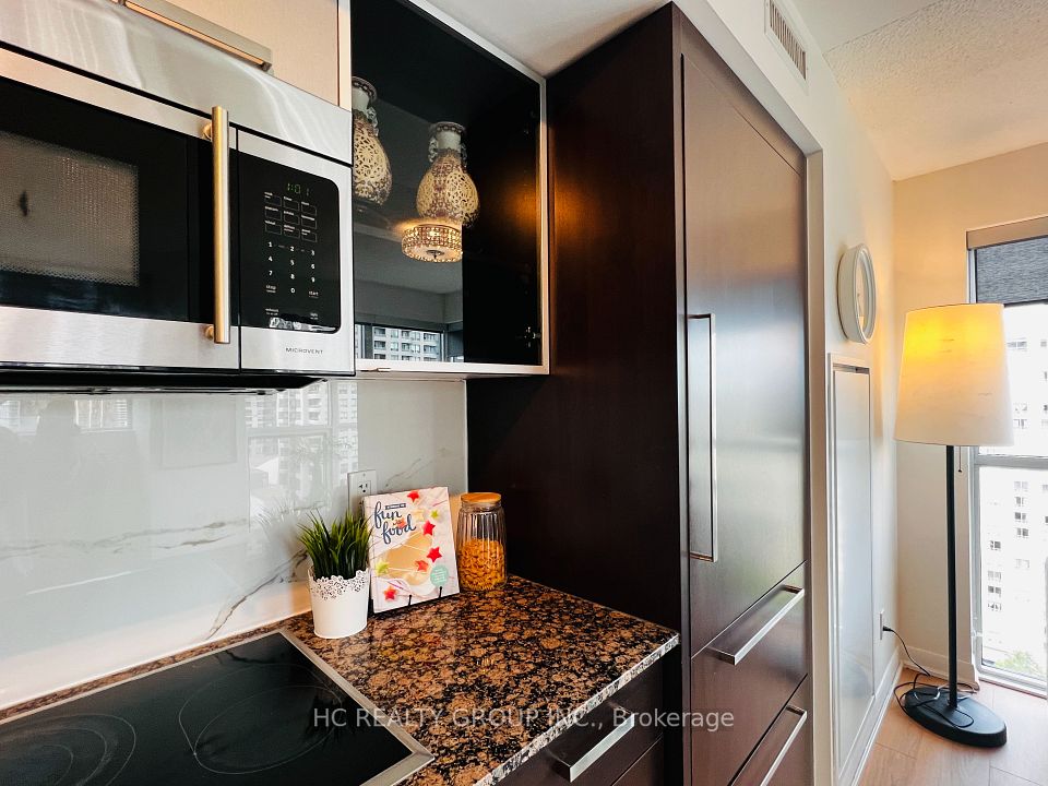 5168 Yonge Street 1712, Toronto, ON M2N 5P6 17