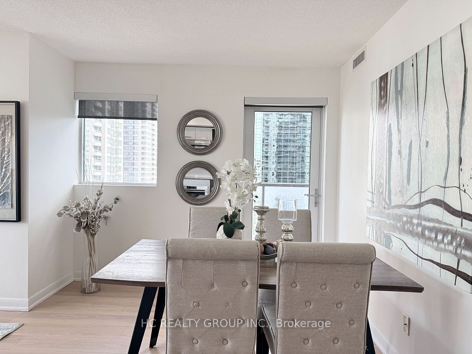 5168 Yonge Street 1712, Toronto, ON M2N 5P6 9