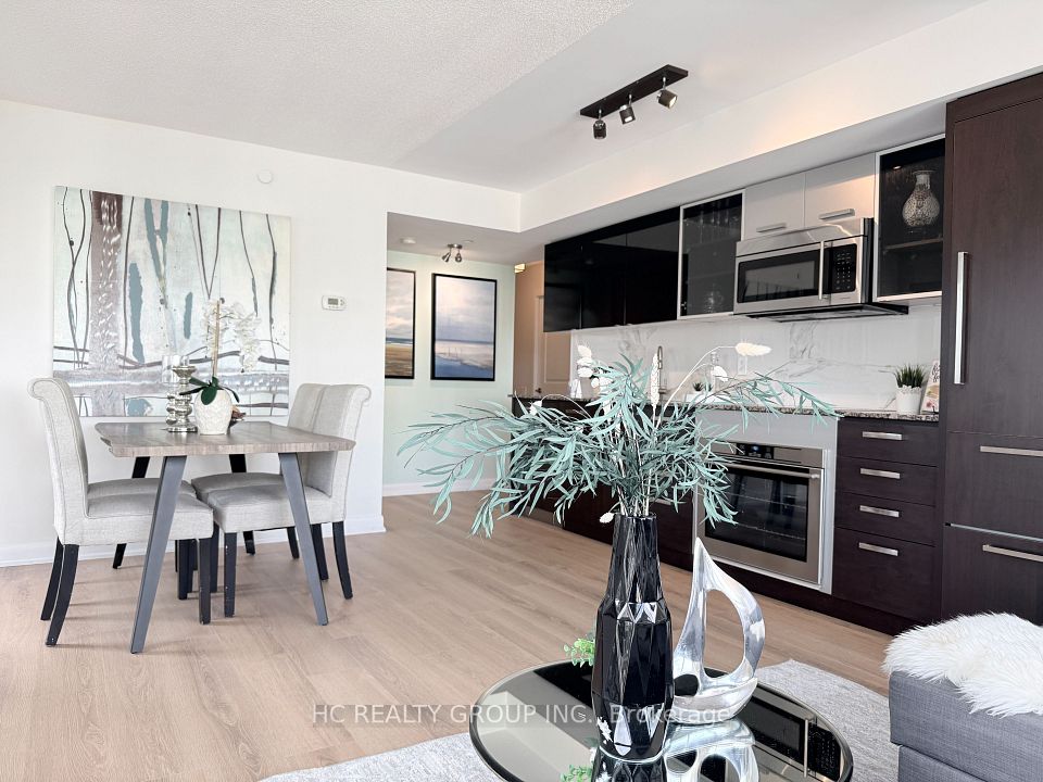 5168 Yonge Street 1712, Toronto, ON M2N 5P6 8
