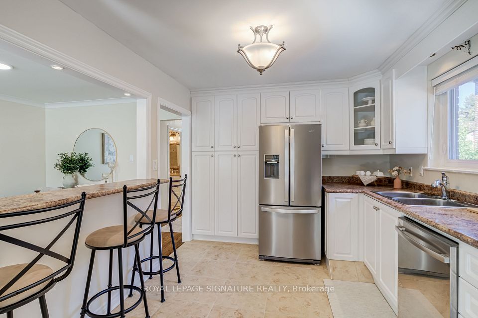 22 Painswick Crescent, Toronto, ON M2J 3M6 15