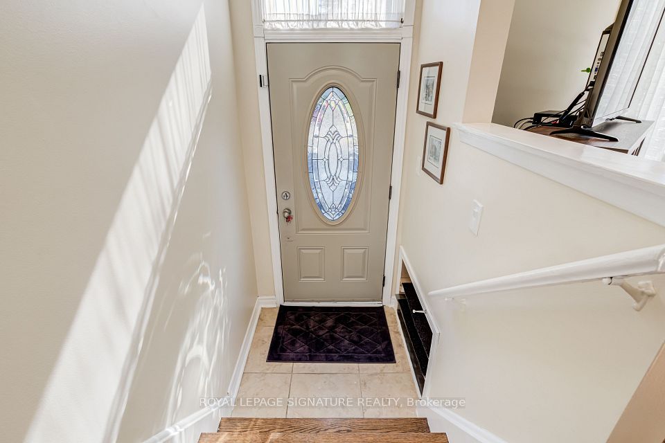 22 Painswick Crescent, Toronto, ON M2J 3M6 6