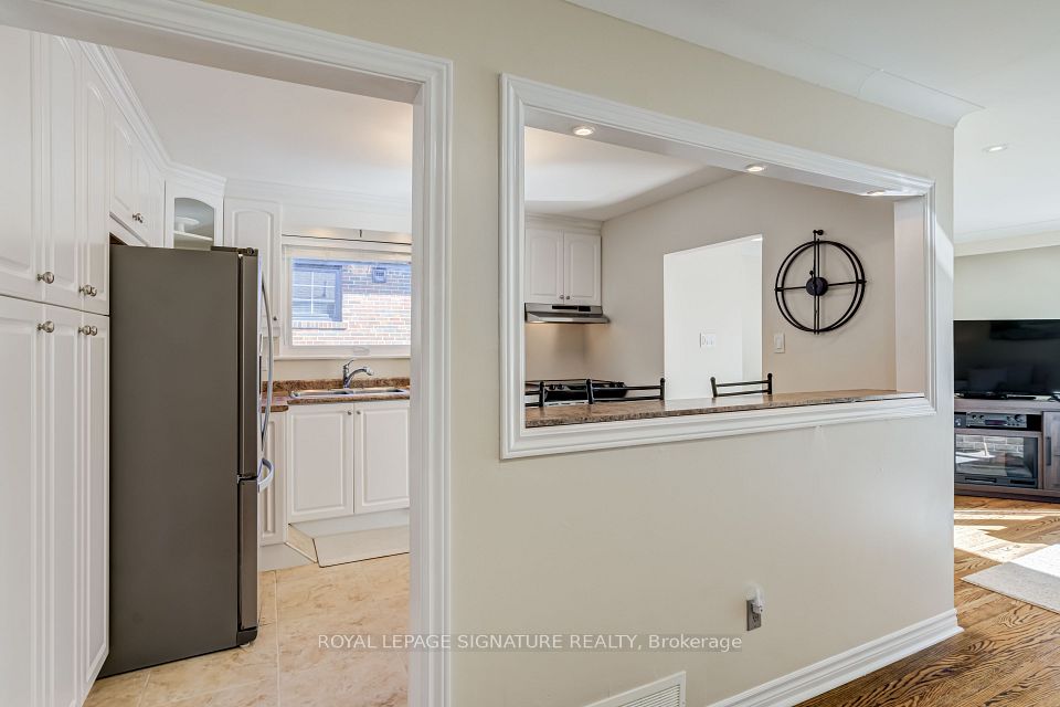 22 Painswick Crescent, Toronto, ON M2J 3M6 14
