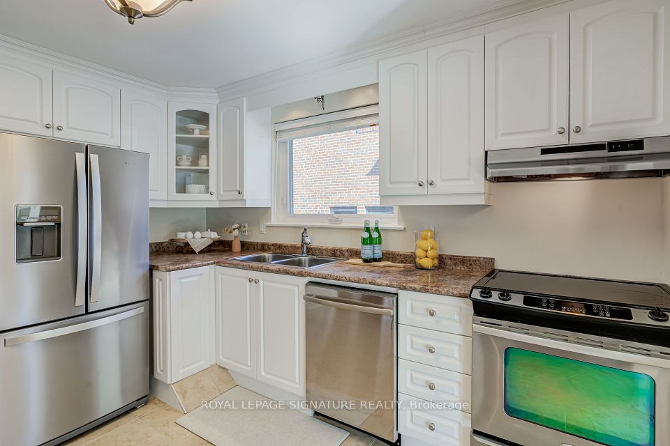 22 Painswick Crescent, Toronto, ON M2J 3M6 18