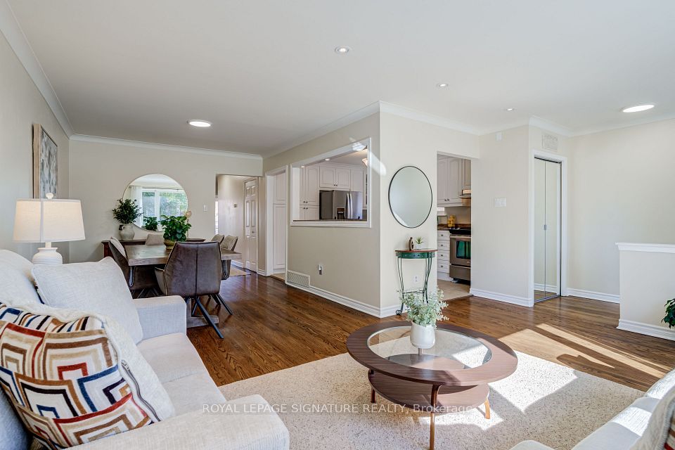 22 Painswick Crescent, Toronto, ON M2J 3M6 10