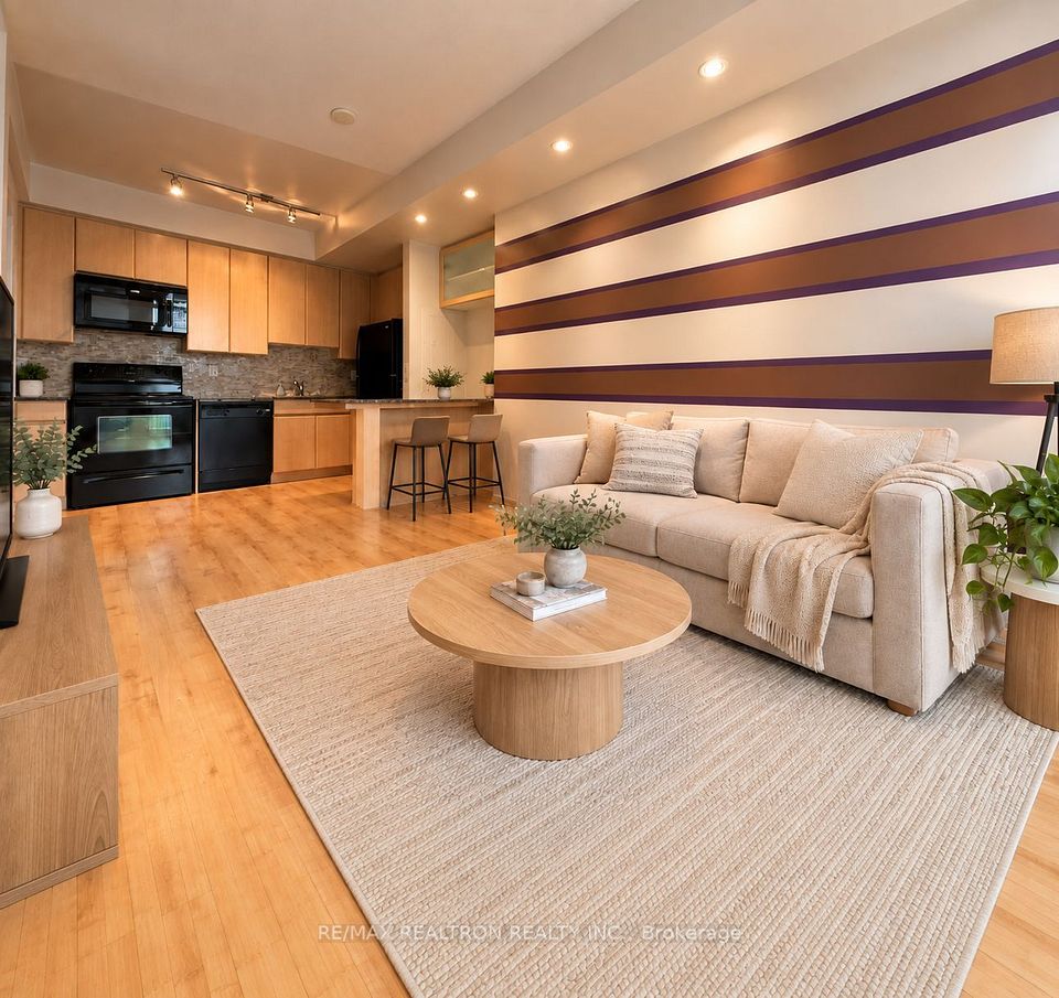 30 Canterbury Place 1103, Toronto, ON M2N 0B9 7