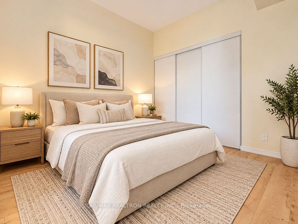 30 Canterbury Place 1103, Toronto, ON M2N 0B9 8