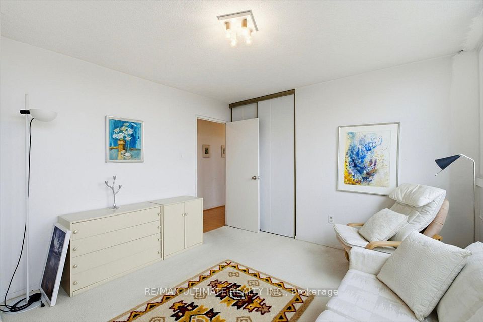 150 Neptune Drive 805, Toronto, ON M6A 2Y9 23