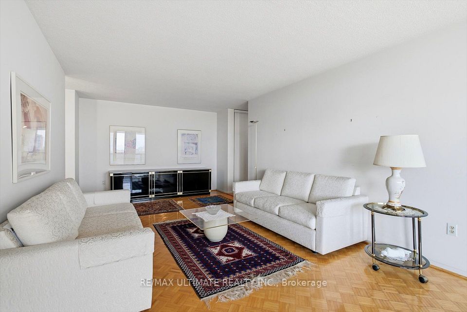 150 Neptune Drive 805, Toronto, ON M6A 2Y9 5