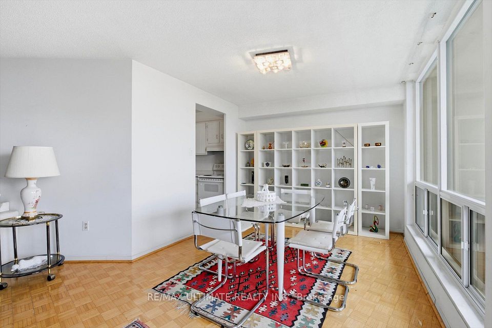 150 Neptune Drive 805, Toronto, ON M6A 2Y9 8