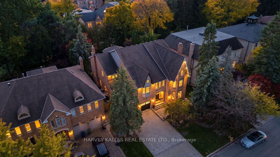 11 York Road, Toronto, ON M2L 1H4 3