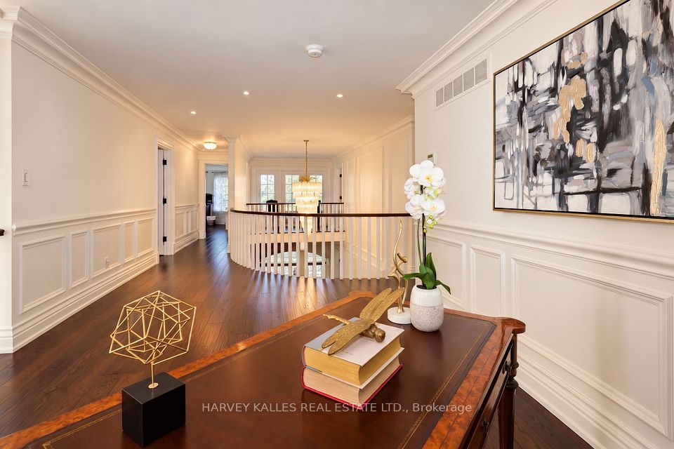 11 York Road, Toronto, ON M2L 1H4 22