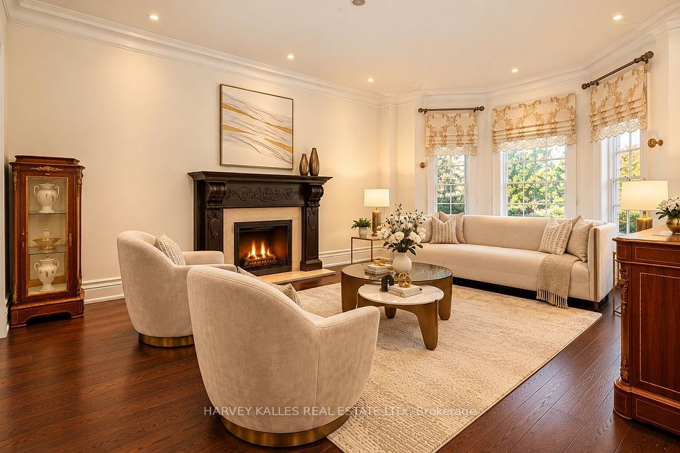 11 York Road, Toronto, ON M2L 1H4 14