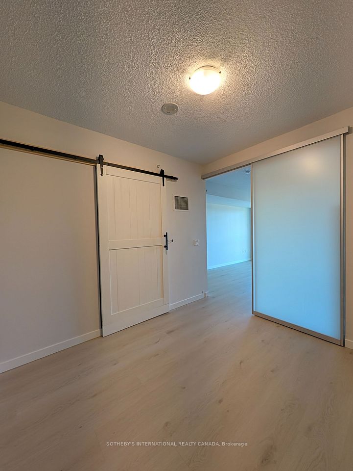 160 Vanderhoof Avenue 207, Toronto, ON M4G 0B7 7
