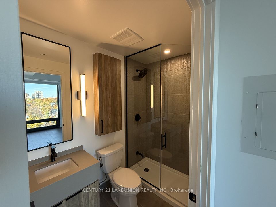 89 Montclair Avenue 1619, Toronto, ON M5P 1P5 7