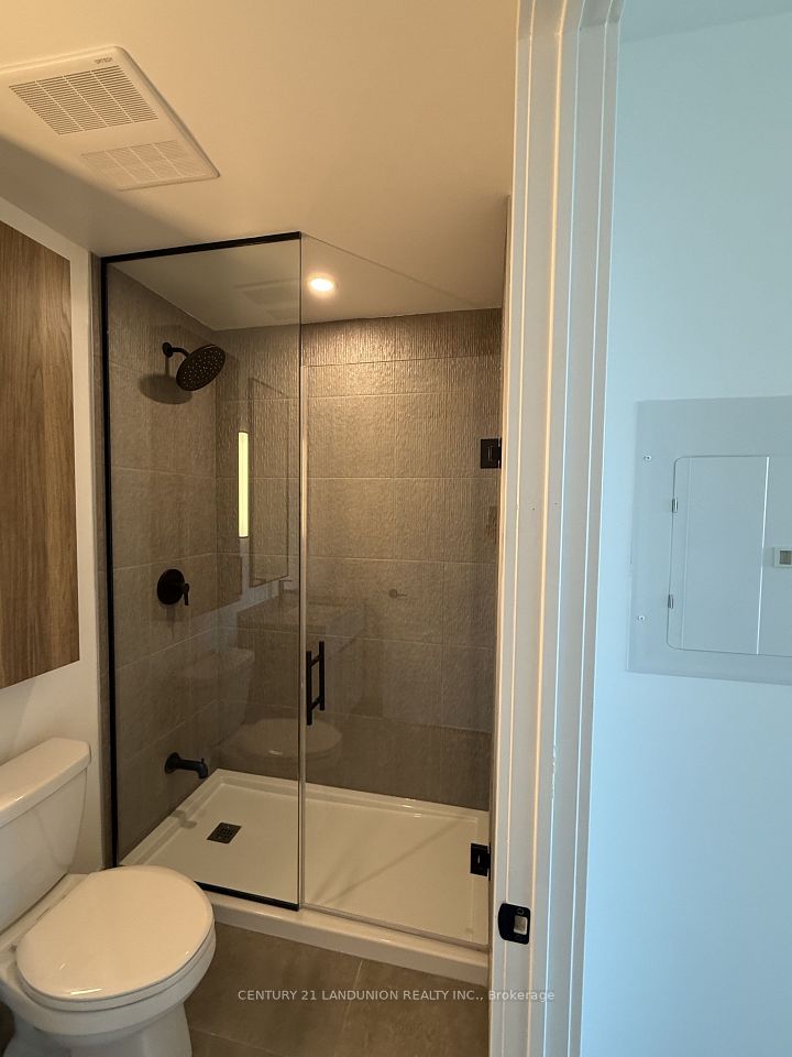 89 Montclair Avenue 1619, Toronto, ON M5P 1P5 8