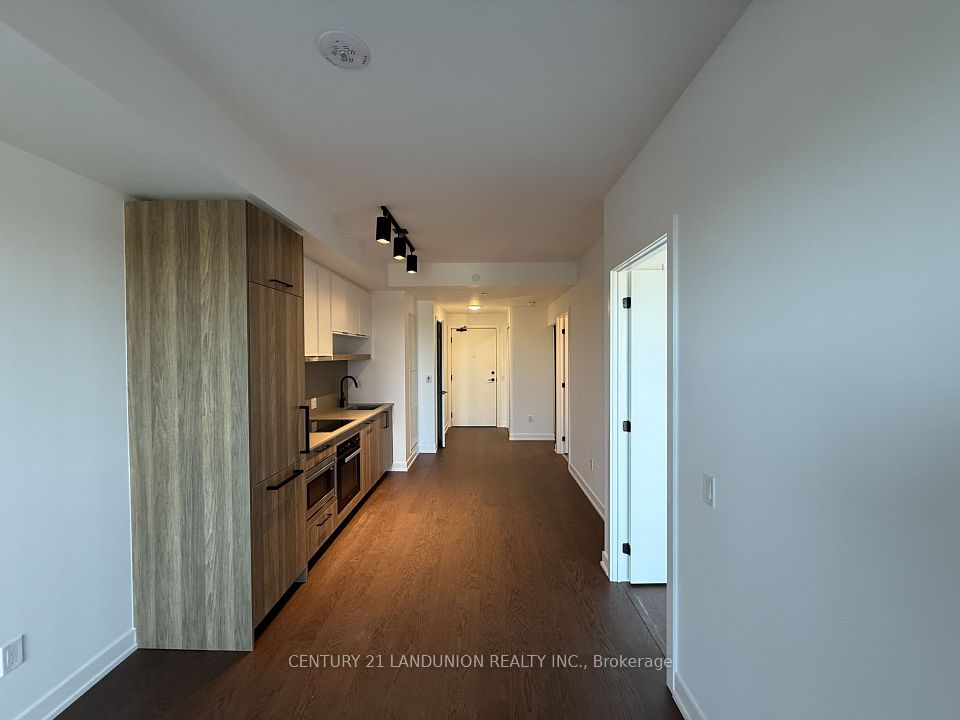 89 Montclair Avenue 1619, Toronto, ON M5P 1P5 4