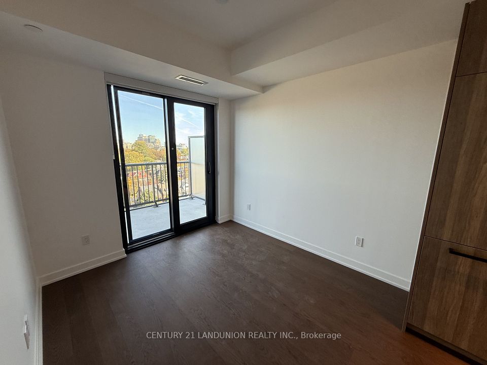 89 Montclair Avenue 1619, Toronto, ON M5P 1P5 5