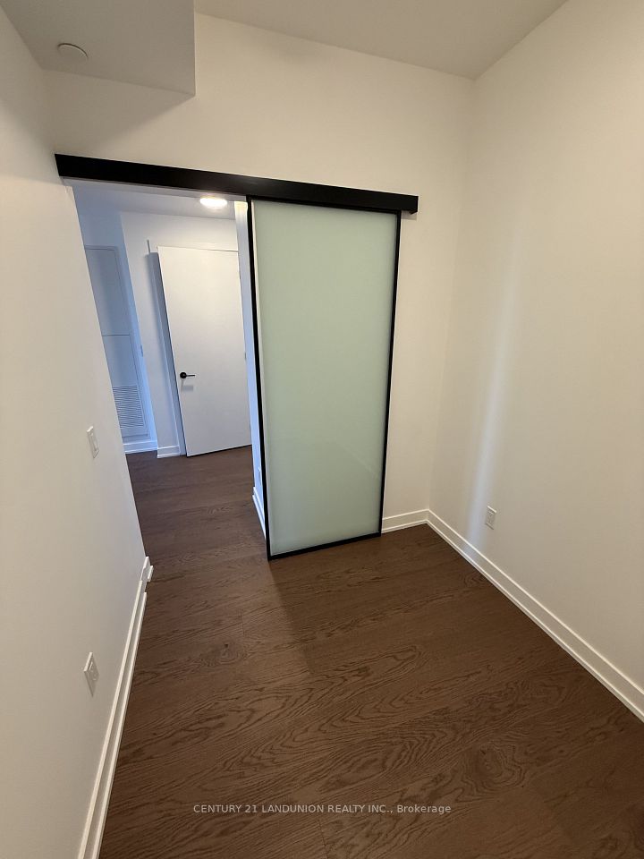 89 Montclair Avenue 1619, Toronto, ON M5P 1P5 10