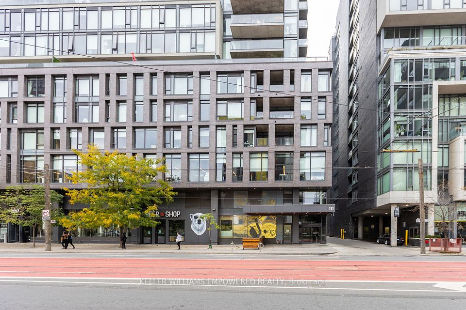 111 Bathurst Street 717, Toronto, ON M5V 0M9 2
