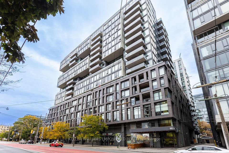 Condo Apartment at 111 Bathurst Street 717, Toronto, ON M5V 0M9
