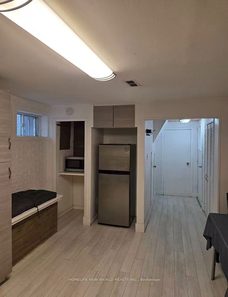 Lower - 32 Greyhound Drive, Toronto, ON M2H 1K3 2