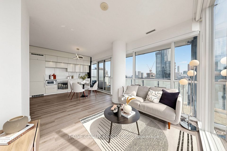 15 Grenville Street 3403, Toronto, ON M4Y 0B9 6