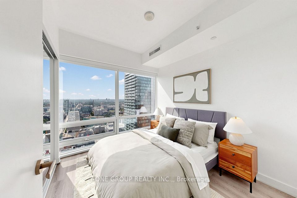 15 Grenville Street 3403, Toronto, ON M4Y 0B9 17
