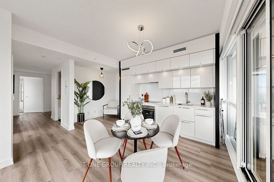 15 Grenville Street 3403, Toronto, ON M4Y 0B9 8