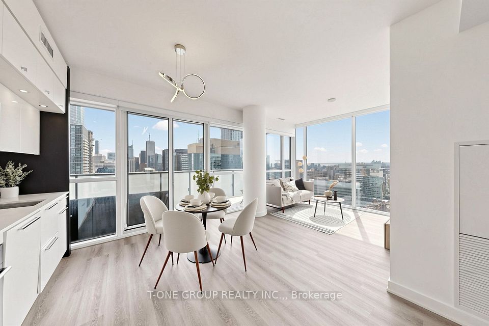 15 Grenville Street 3403, Toronto, ON M4Y 0B9 10